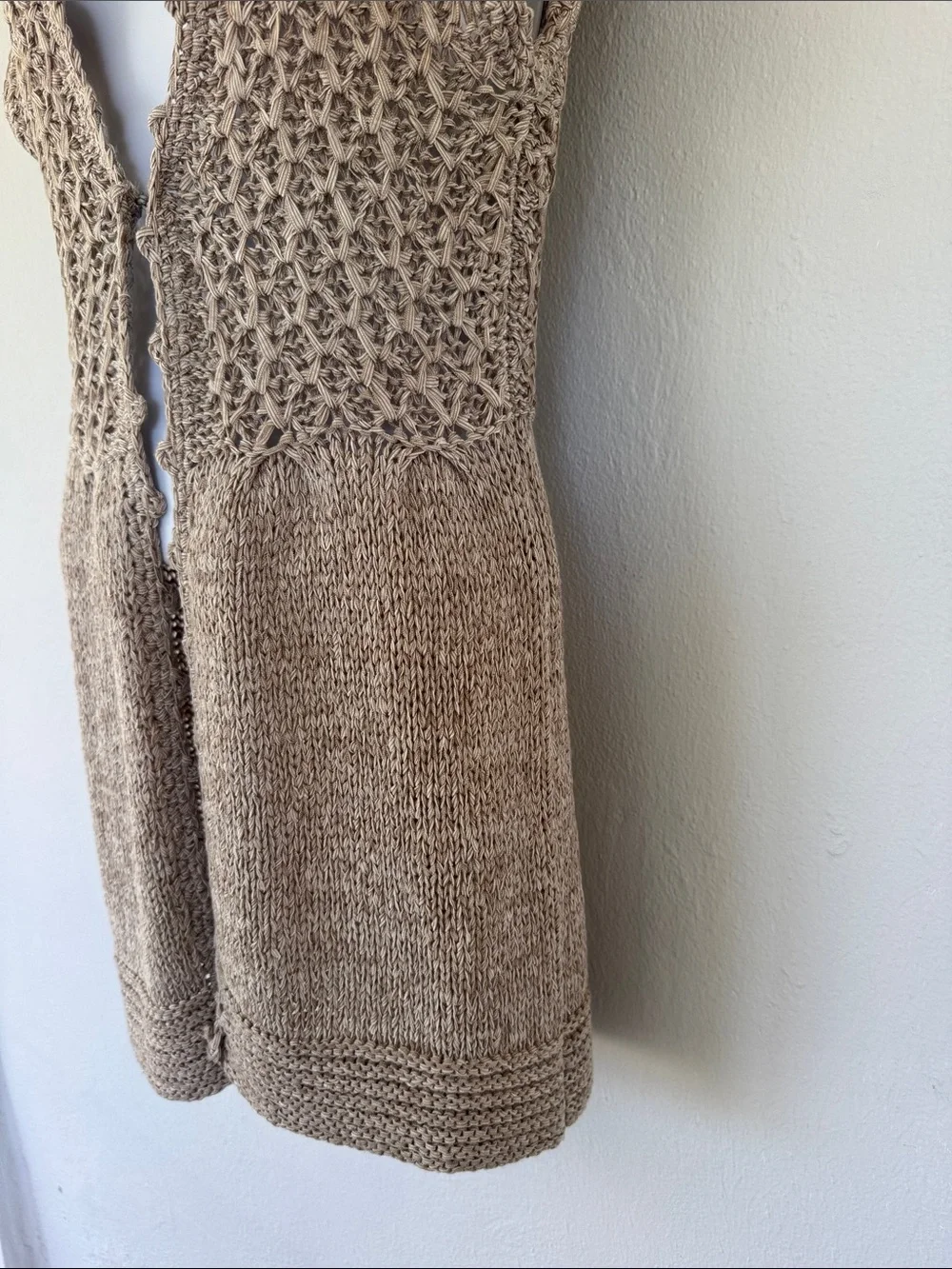 Venue beige crochet knit textured weave sleeveless hook and eye vest size medium